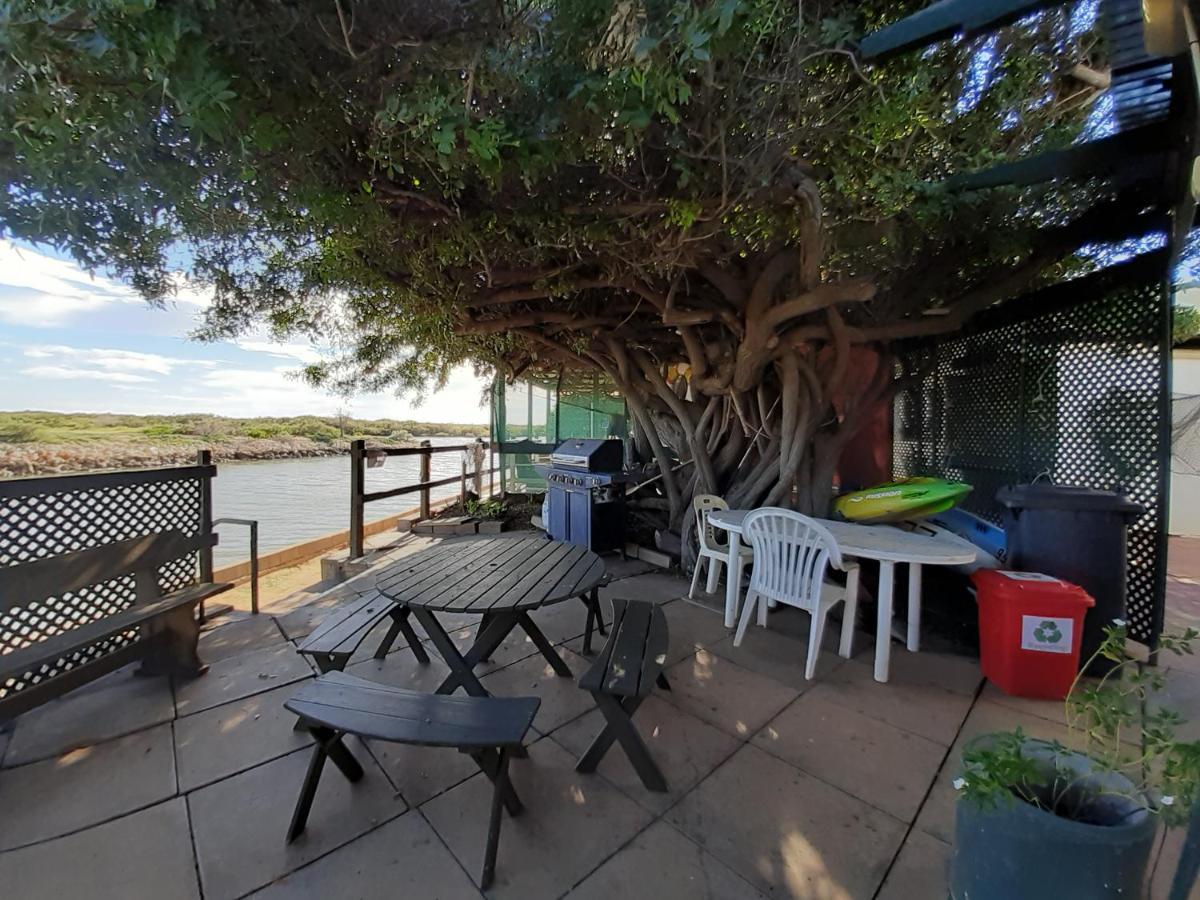 Pelican Point Waterfront Resort Formerly Carnarvon Beach Retreat Exterior foto
